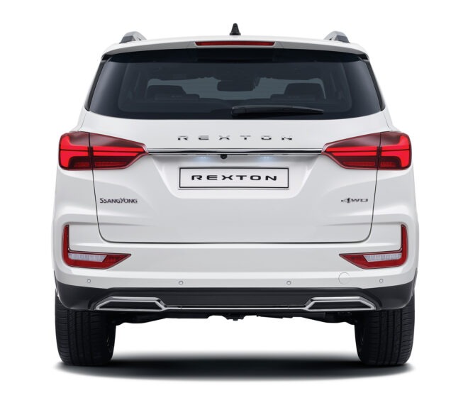 nuovo-ssangyong-rexton-back