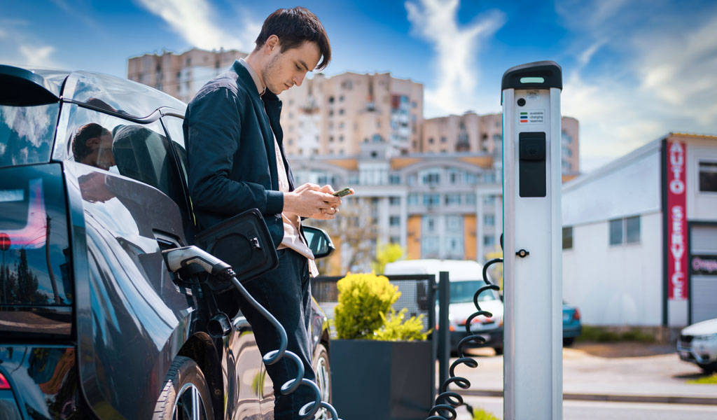 Incentivi per auto elettriche e ibride: via libera anche per il 2022